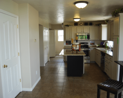 <p style="font-family: 'Poppins', sans-serif; font-weight: 700; font-size:24px;">REMODELING</p>
